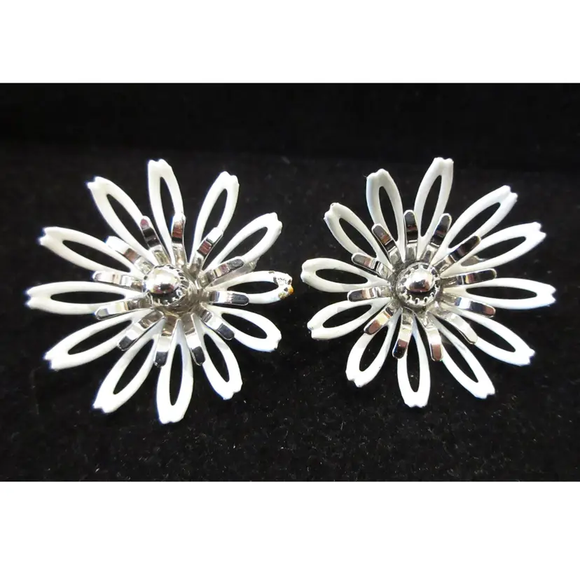 Vintage Sarah Coventry "White Petals" (1972) Silver Tone Metal and White Enamel Clip on Earrings