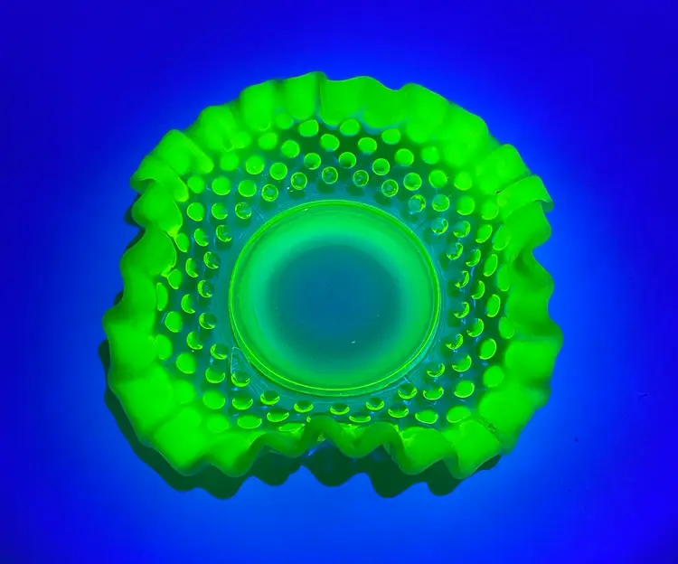 Vintage Topaz Fenton Hobnail Uranium Vaseline Yellow Opalescent Dish 6”