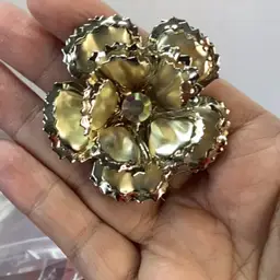 #04 Flower Brooch APR. 26