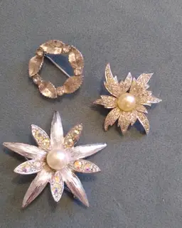 Vtg Brooch Set, 2 signed
