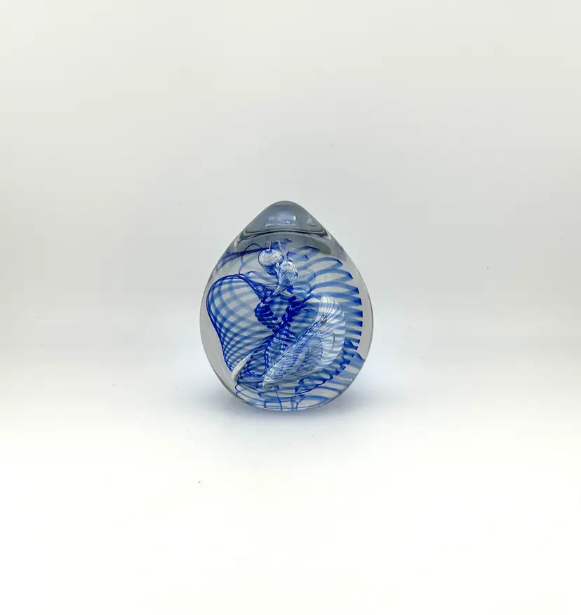 Vintage Buzz Williams 1988 Blue Swirl Egg Glass Paperweight 2.5”x 3.5”