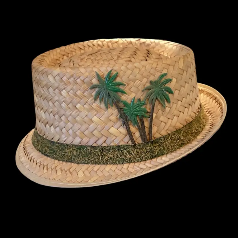 Fantastic Vintage Straw Fedora With Plastic Palm Trees 21.5 Inch Bowl