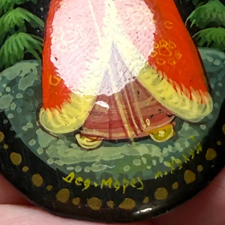 Vintage Russian Lacquer Wood Father Christmas Brooch Pin Old World Folk Art Oval