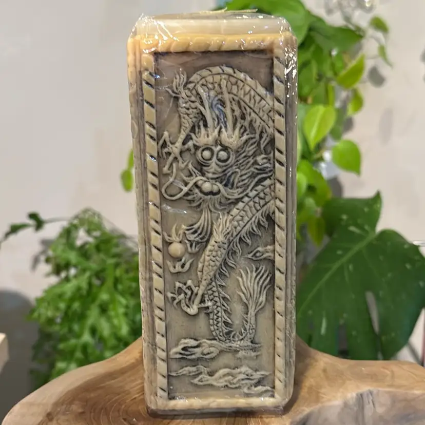 7.5” Vintage Dragon Candle