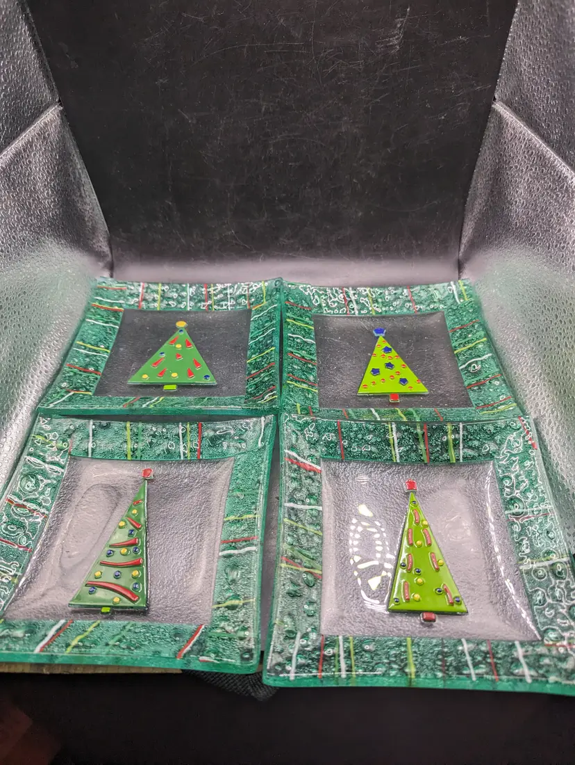 Set of 4 Christmas Splendor Gorham Fused Glass Tree Design Tidbit Plates