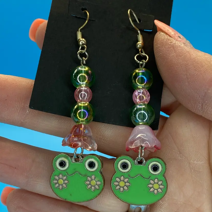 Glass bead, frog earrings