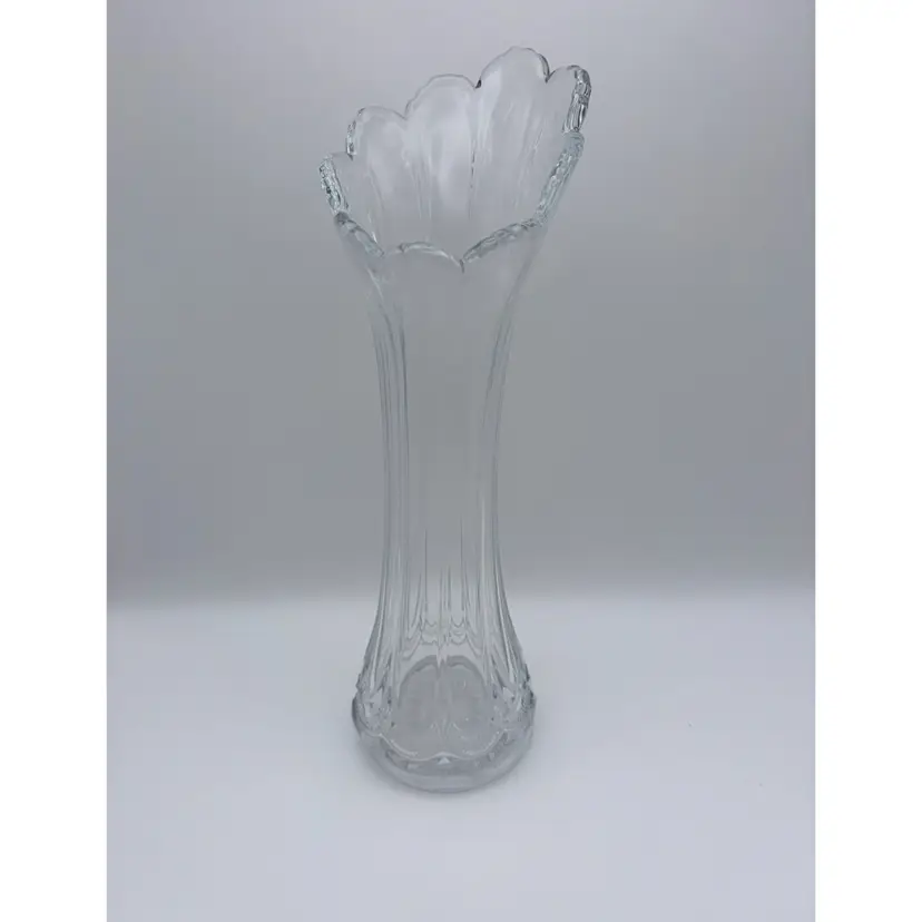 EAPG US Glass Galloway/Woodrow Pattern 9 Finger Swung Ribbed Clear Glass Vase 11”