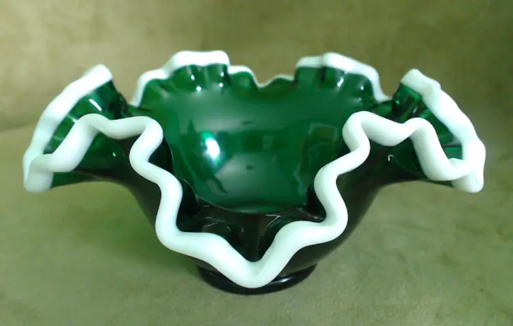 Vintage Fenton Emerald Snow Crest Bowl | Gorgeous Green Glass Bowl with a White Ruffled Rim | 1950s Fenton Art Glass Made in USA