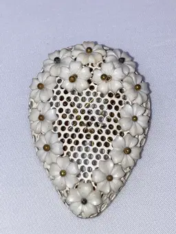 Miriam Haskell Scarf Clip (1” Wide 1 3/4” Tall Needs Work)