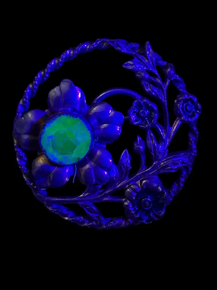 27. Vintage Uranium Glass Brooch