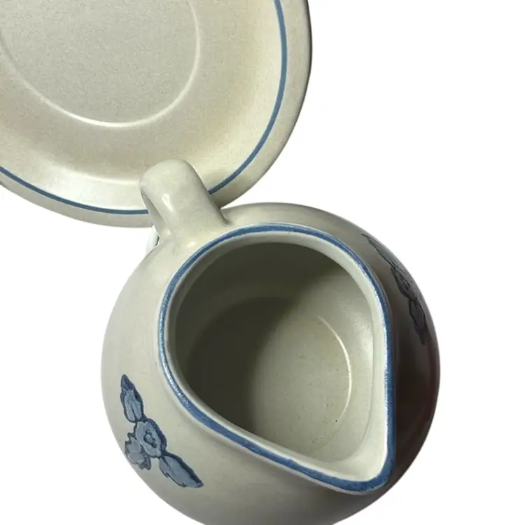 Pfaltzgraff Yorktown Gravy Boat With Detached Under Plate