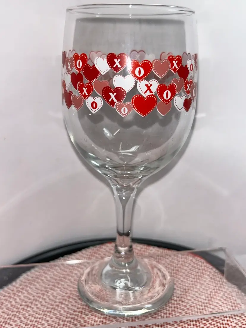 Vintage XO Hearts On Wine Glass