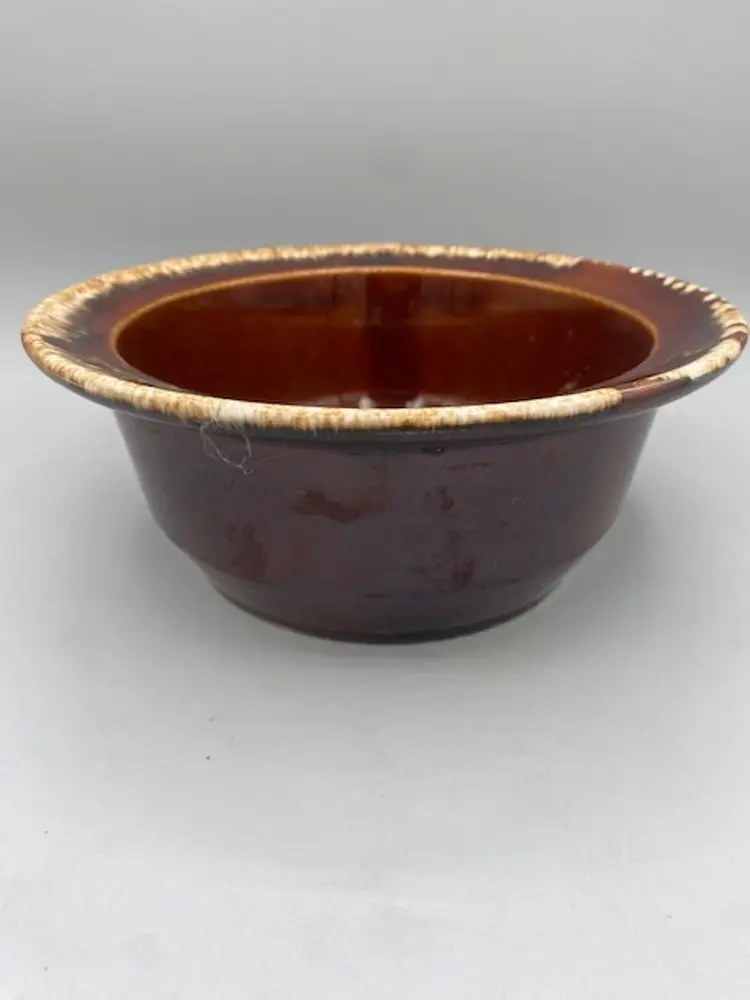 Hull Crestone Oven-Proof Brown Round Casserole Dish..5-12