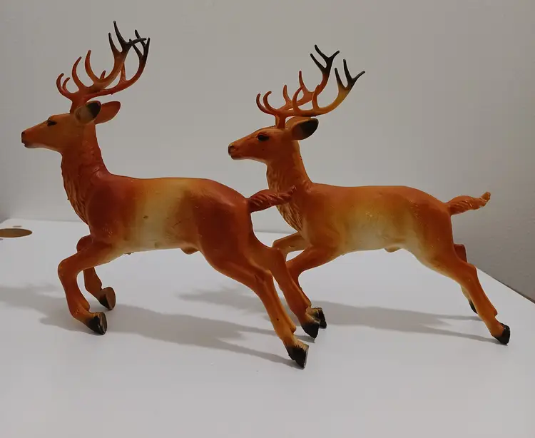 Vintage Pair of Reindeer
