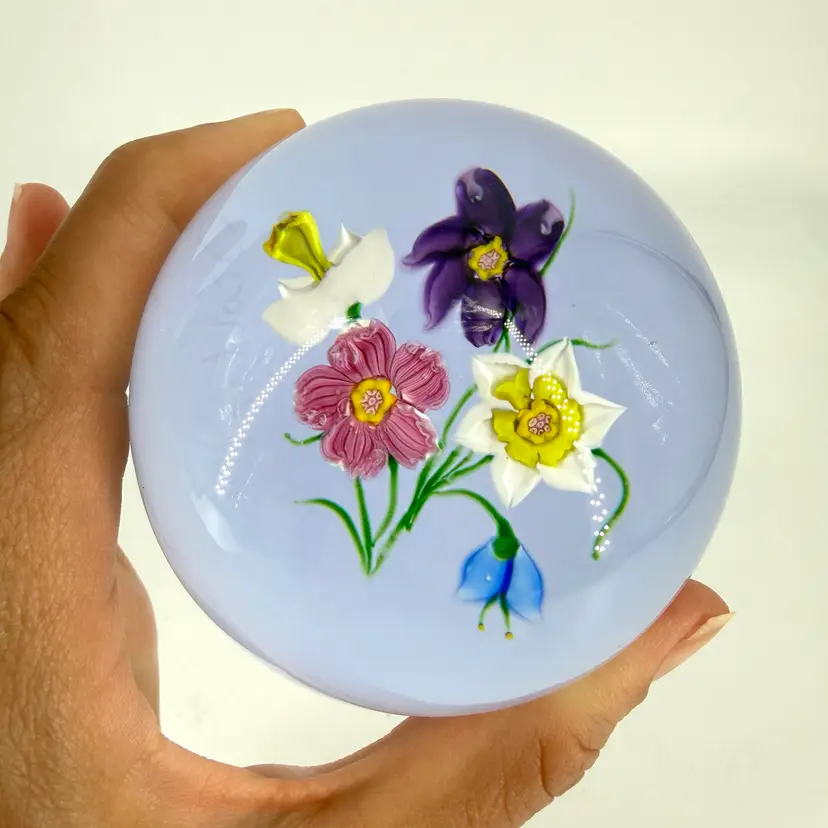 Caithness Wild Flowers Neodymium Alexandrite Floral Art Glass Paperweight