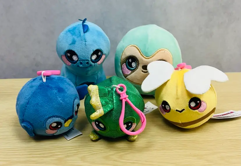 Squeezamals Backpack Bag Clips + Plushie Lot of 5 mini plush Soft Toy 