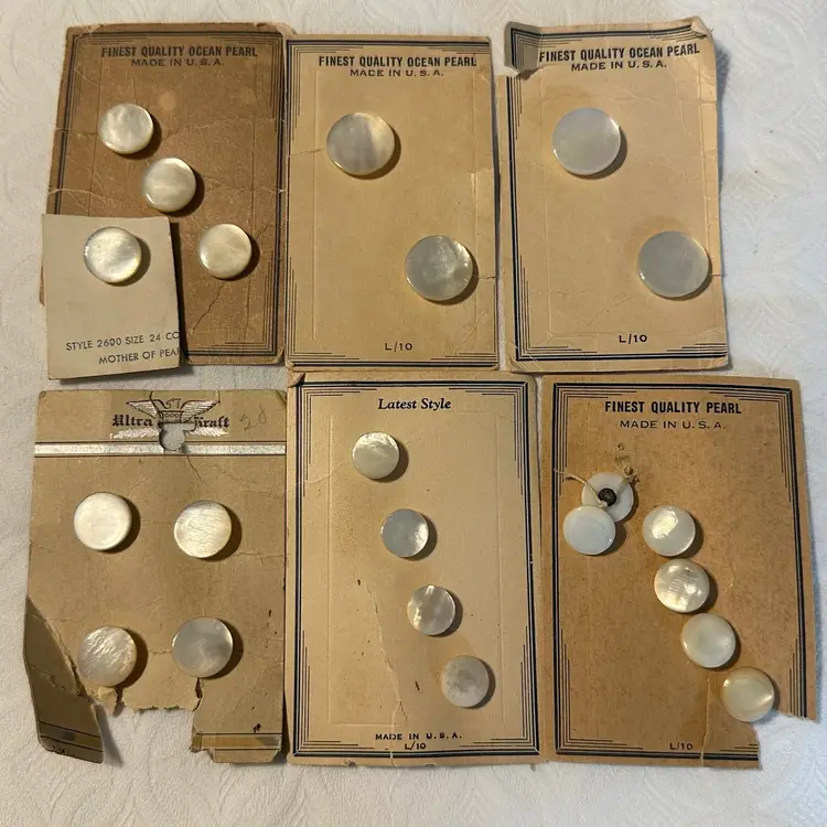 Vintage Assorted Sizes Mother Of Pearl Button Lot (Bag 18)