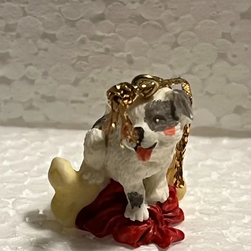 Hallmark Miniature Ornament As Pictured