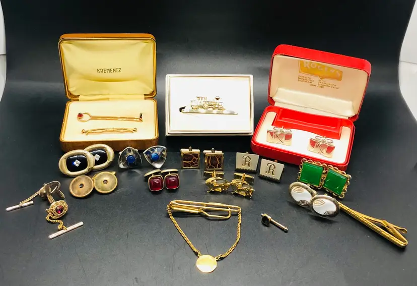 Lot of Vintage Men's Jewelry Cufflinks, Tie Clips More Estate Sale Stuff! Clean!
