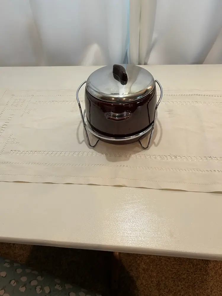 1950’s Westbend Bean Pot With Lid And Stainless Holder H 7.5 In Di 6.5 In Wt 3.8 #
