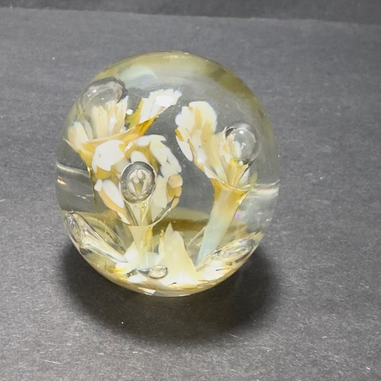 #1491 Vintage, Joe St Clair, Stripped Calla Lily, Glass Paperweight, Controlled Bubbles 3”