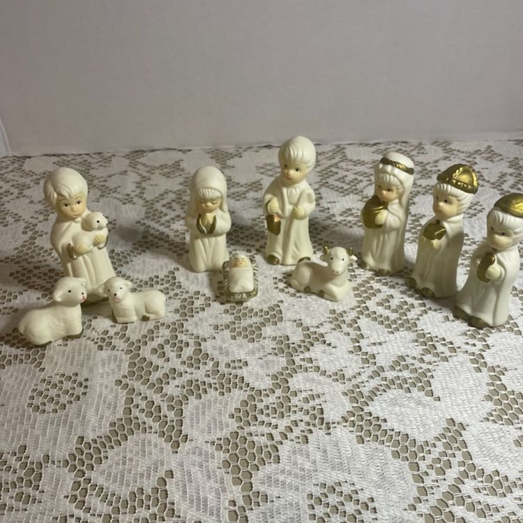 10 Piece Ceramic Nativity Set