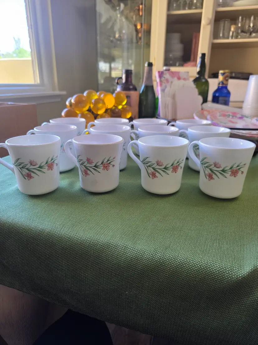 CORNING Coffee/TEA CUPS. 2 Flower pattern