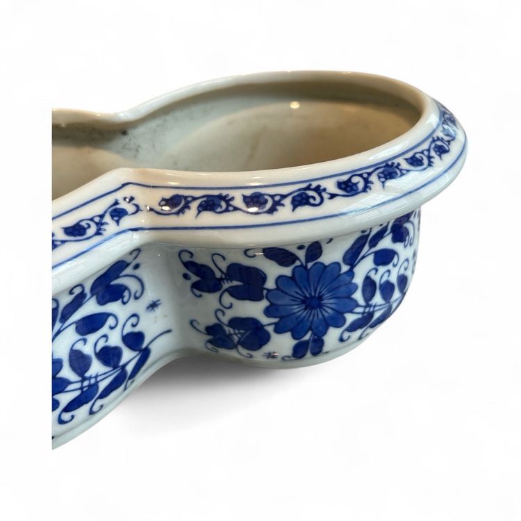 Chinoiserie Figure 8 White And Blue Planter