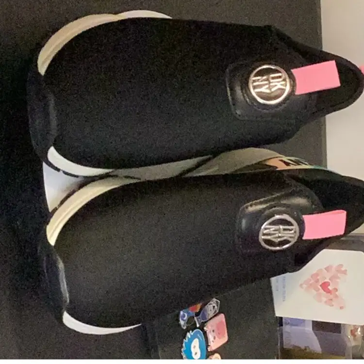 DKNY Sneakers Size 4