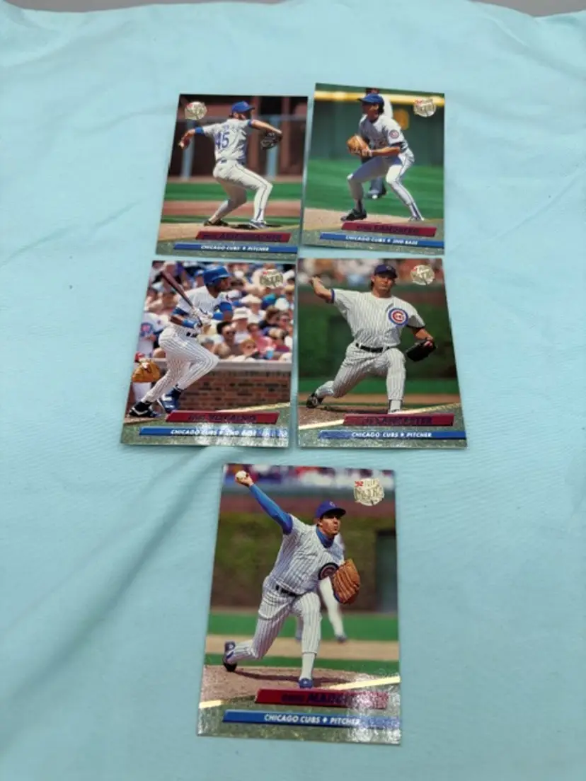 Fleer Ultra 1992 Lot of 5 Chicago Cubs Baseball Cards..