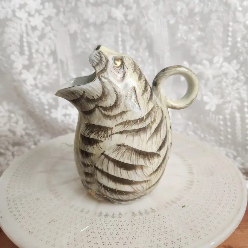 Cat Pitcher