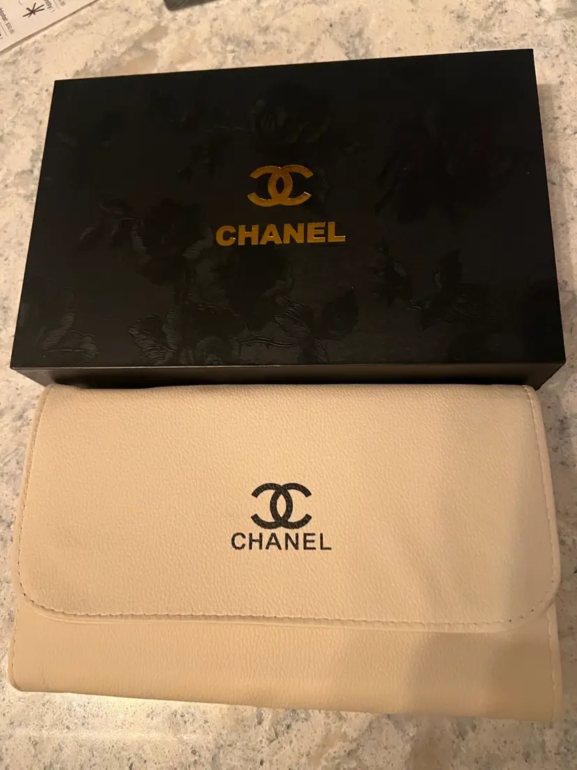 Chanel GWP Makeup Brushed