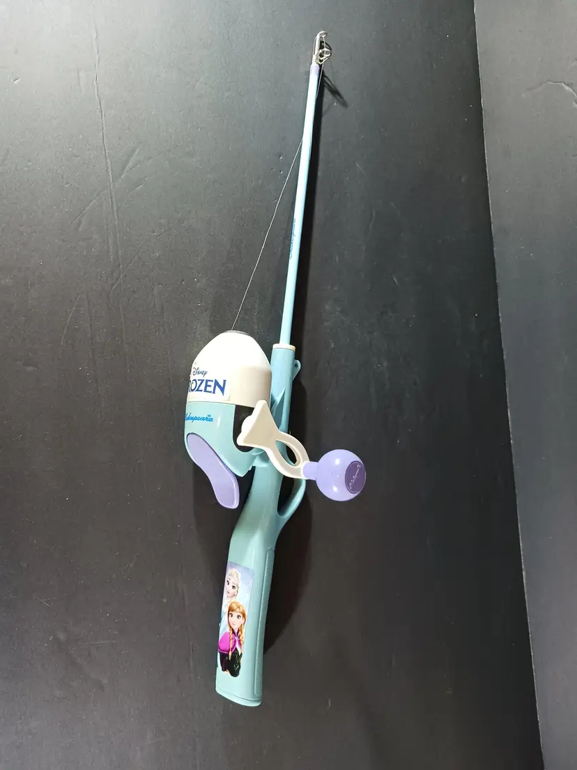 Shakespeare DISNEY FROZEN CHILD SIZED FISHING ROD AND REEL COMBO includes Line