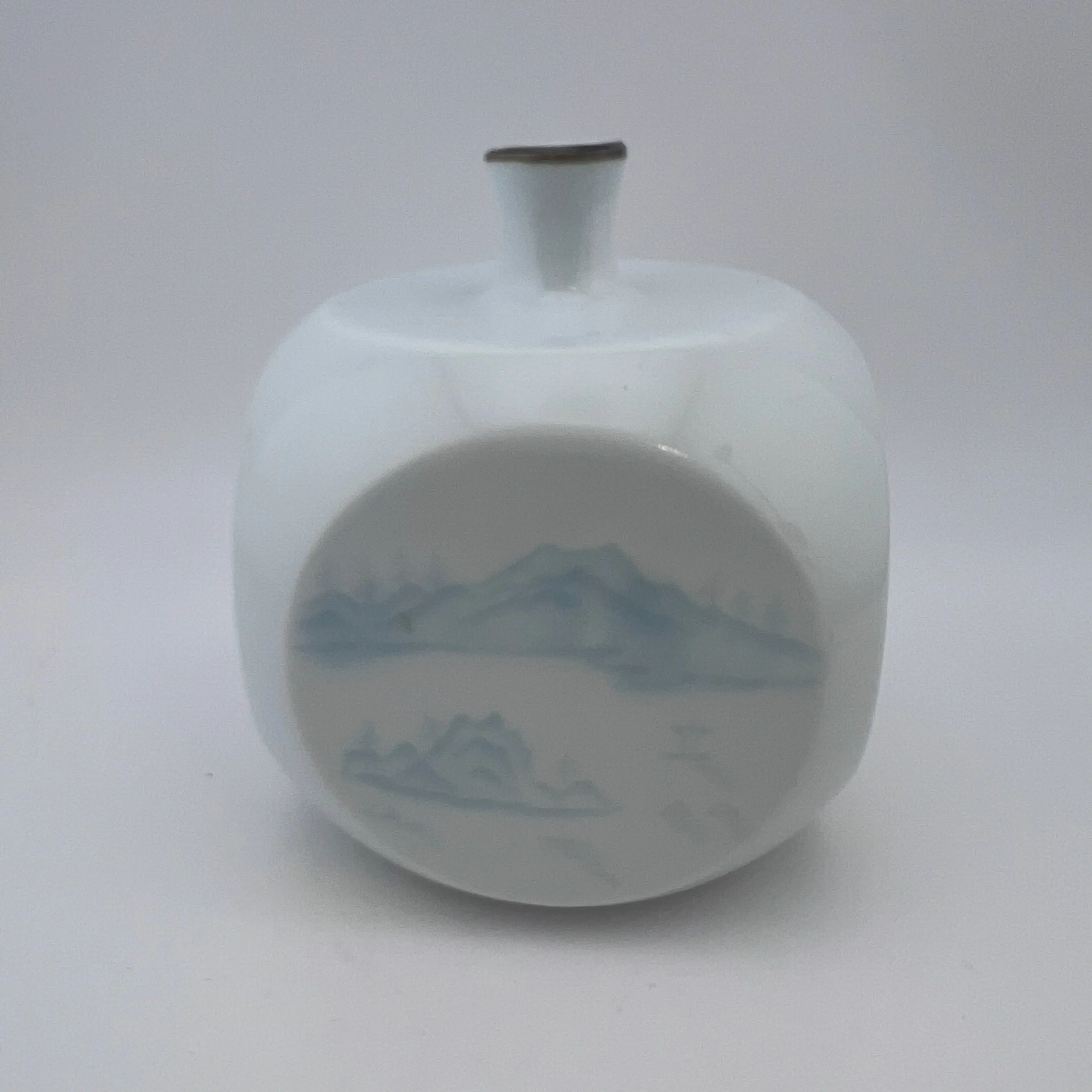 Image 1 of 5
