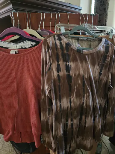 Women's Clothing XS-XL $8+SB, Pre-bids ON! 