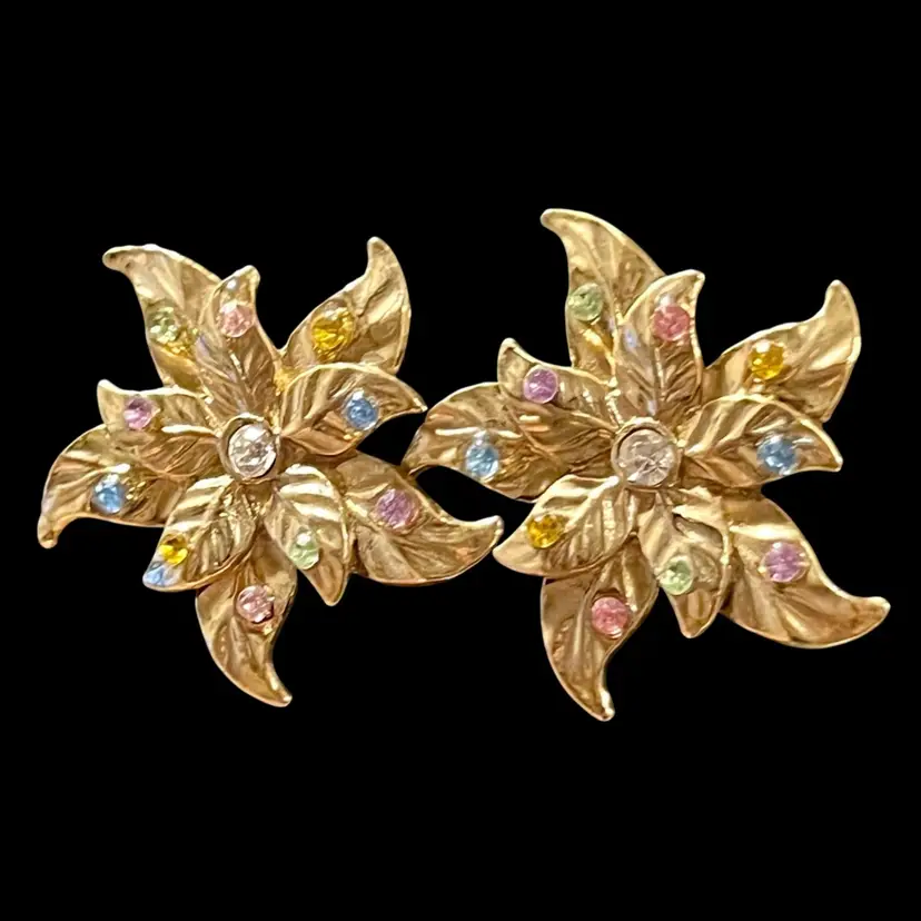 Vintage Signed Two Sisters Multicolored Rhinestone Layered Leaves Goldtone Clip Earrings (KK)