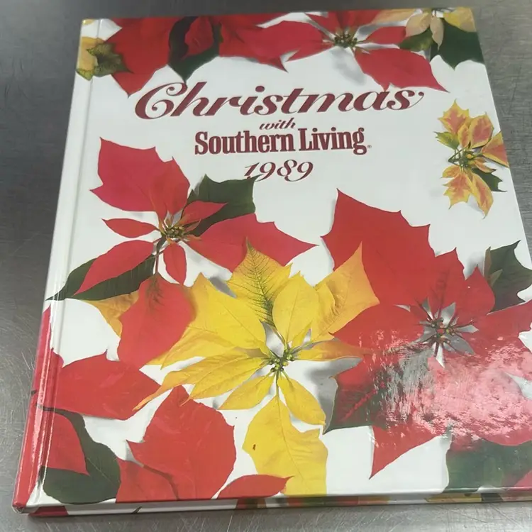 1989 Christmas with Southern Living Holiday Traditions Decorating Bazaar