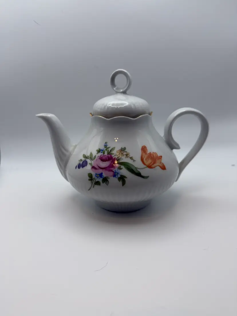 Vintage Jimenau Graf von Henneberg Teapot