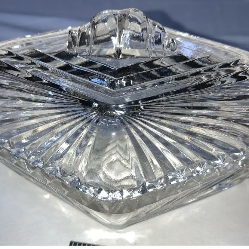 Vintage Trinket Box Gorgeous Glass 5” Long 3” Tall! READ! 2 Tiny Sawtooth Chips! As Seen In Last 2 Photos!
