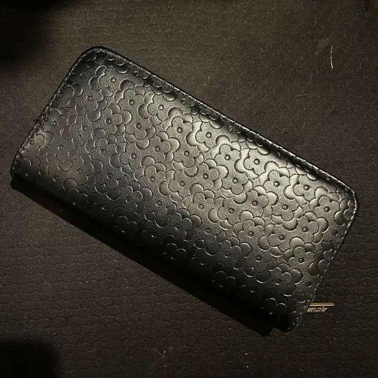 Kensie Black Floral Long Wallet NWOT