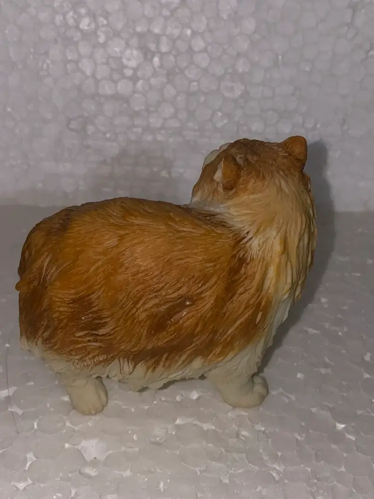 Vintage Resin Cat Figurine As Pictured All Average 3.5-4" In Length