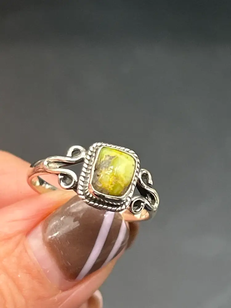 Artisan-Made Sterling Silver 925 Yellow Turquoise Ring Size 7 – Rope Bezel & Swirl Design