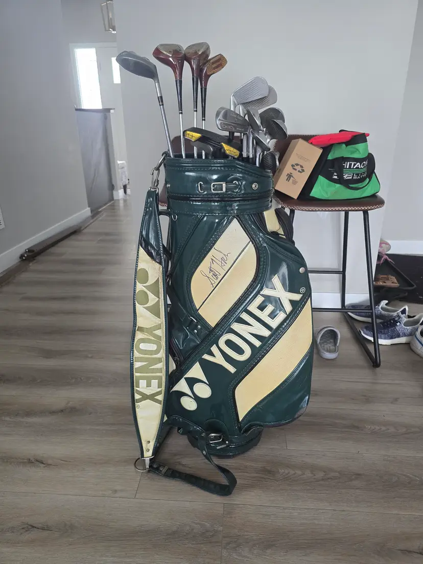 Scott Hoch PGA Yonex staff bag signed