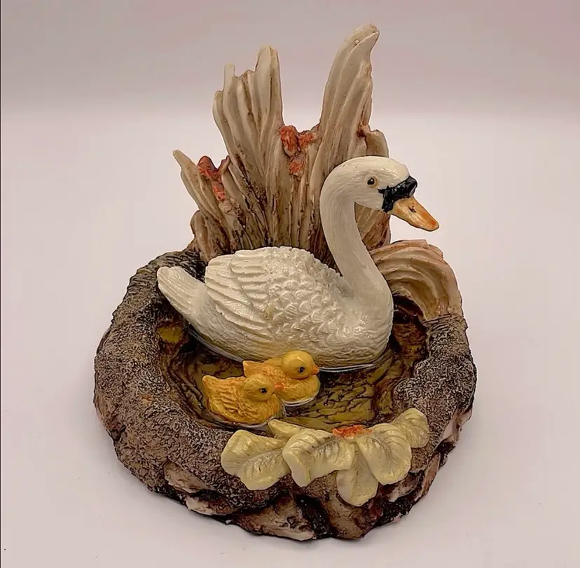 Vintage, Hand painted, Homco, Mother Swan/Babies (Cygnets) on Pond, signed Lin