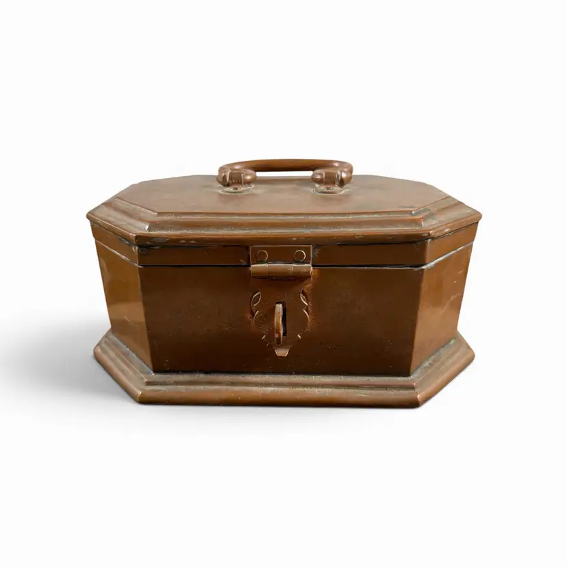 025. Vintage Copper Handcrafted Octagonal 4 Compartment Heavy Betel Nut Box 8” x 5” x 3.5”
