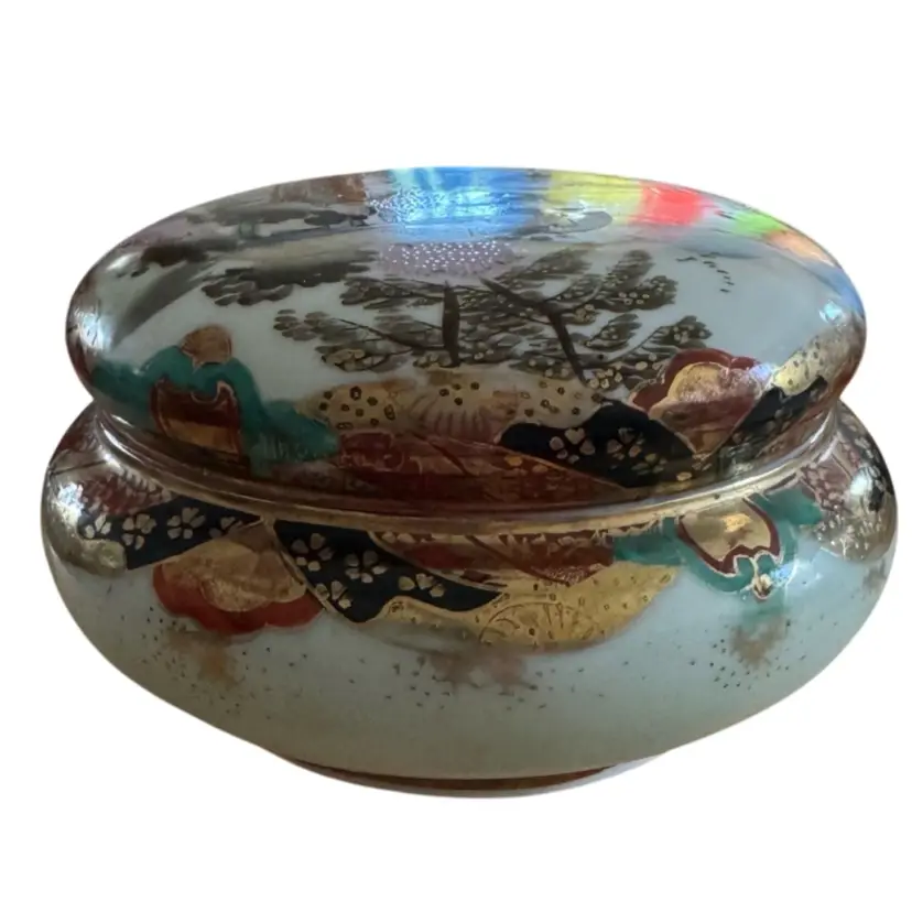 FFFT07 VTG Japanese Porcelain Trinket Box With Lid, Multicolored Geisha Scene Gold Accents, 6”x3.25”