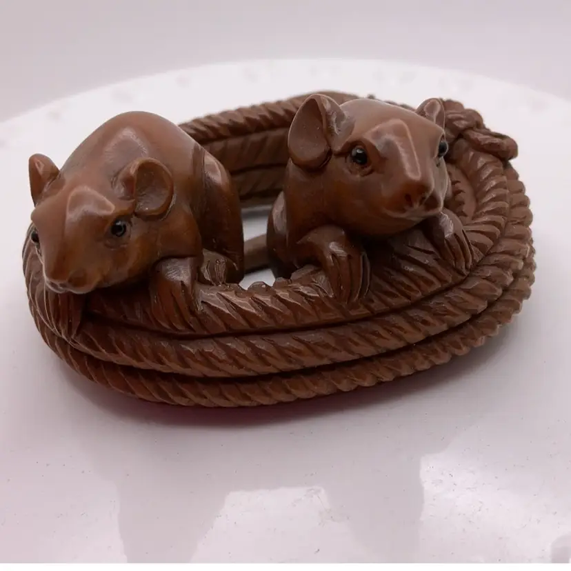 POW1 VTG Hand Carved Wood Netsuke Mice Mouse Rope Signed 2”