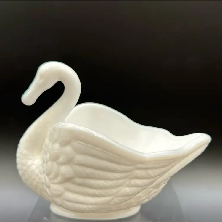 Imperial milk, glass, swan trinket nut dish