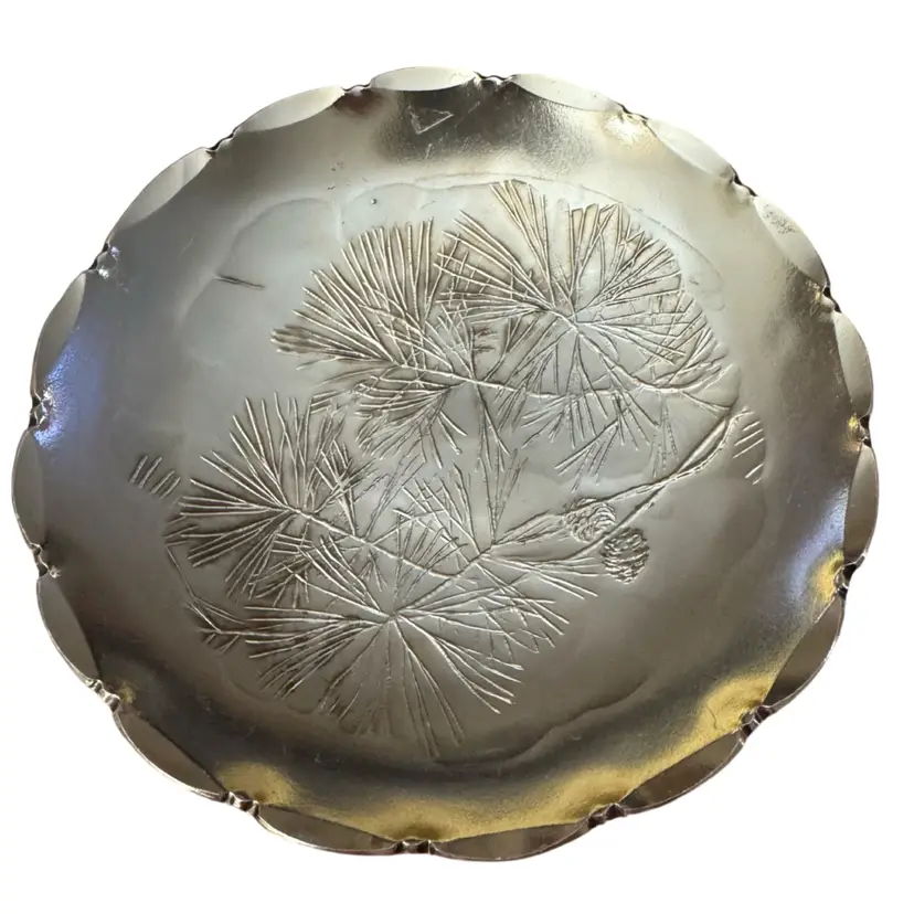 FFFT09 VTG MCM SIGNED ARTHUR ARMOUR 4” Hammered Gold Tone Aluminum Trinket Dish