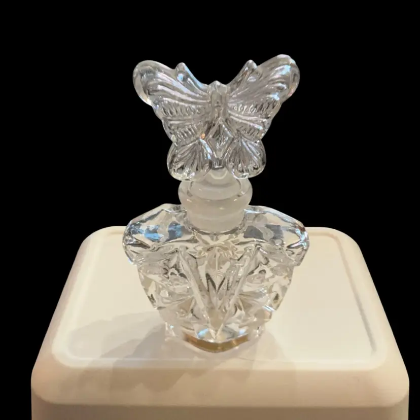 24% Lead Crystal Perfume Bottle w/Butterfly Stopper 4.5” x 2.5”